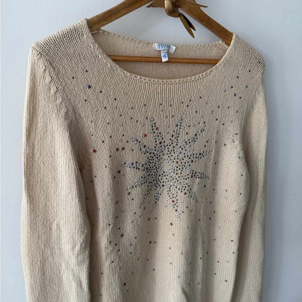 Escada (Large)Beige Sweater with Star Design